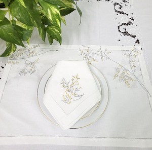 Broderie or et argent Branches napperon et serviette ensemble pour la maison Restaurant ourlet blanc coton luxe napperon et serviette ensemble - Product Image 1