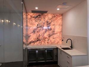 Escaliers en onyx rétroéclairé, marches et contremarches en pierre naturelle, dalles en onyx blanc neige, panneaux en marbre rétroéclairé, design d'intérieur de luxe - Product Image 5