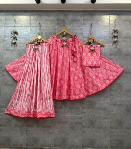 Traje de seda para mujer de último diseñador para bodas Estampado floral Trabajo de lámina Lehenga Choli Dupatta Hecho Algodón Poliéster Viscosa - Product Image 6