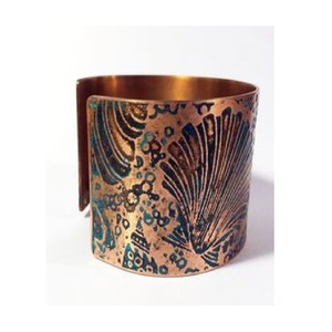 2025 super septembre bijoux tendances belgique gravé cuivre magnétique manchette bracelets pour dames texturé Vintage pur cuivre Kada - Product Image 3