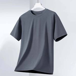 เสื้อยืดคอกลมผู้ชายแบรนด์แฟชั่นคลาสสิก สวมใส่สบาย ผลิตจากผ้าถักผสมโพลีเอสเตอร์/คอตตอน สีพื้น สามารถปรับแต่งได้ - Product Image 5