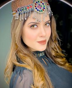 Casquette traditionnelle afghane Kuchi pour femme, brodée à la main, ornée de perles colorées, de strass en cristal et de pièces de monnaie tribales en acier inoxydable, pour les fêtes - Product Image 6