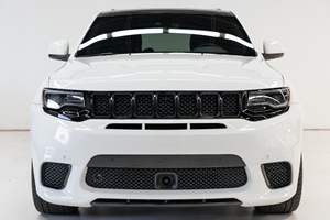 Jeep Grand Cherokee Trackhawk Plus 2018 Usado en Buen Estado, Sin Accidentes, Volante a la Izquierda/Derecha - Product Image 2