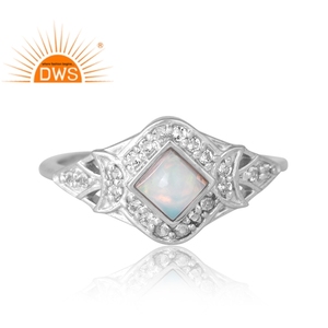 Hot Design Bague en argent sterling 925 avec opale éthiopienne naturelle et topaze blanche Fabricant de bijoux personnalisé - Product Image 3