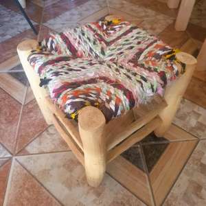 Taburete marroquí hecho a mano, puf otomano, cojín decorativo bohemio, reposapiés tradicional bereber, muebles para la sala de estar. - Product Image 1