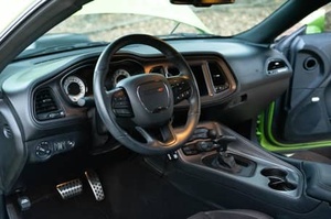 Dodge Challenger R/T Shaker V8 Coupé Automático de 8 Velocidades, Superventas 2023 - Product Image 4