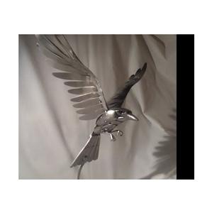 Escultura de aluminio fundido diseñada para evocar la emoción, la fuerza, el equilibrio grácil y la belleza artística refinada. - Product Image 5