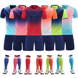 เสื้อฟุตบอลผู้ชายแบบสั่งทำ OEM คุณภาพสูง ระบายอากาศได้ดี สวมใส่สบาย ทนทาน ผลิตจากโพลีเอสเตอร์ พิมพ์ลายดิจิทัล - Product Image 1