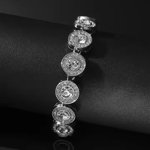 Bracelet en argent 925 avec diamant moissanite, bijoux fins d'inspiration luxueuse avec pierres éclatantes et artisanat élégant pour un style élégant - Product Image 4