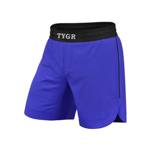 Pantalones cortos de entrenamiento MMA transpirables con estampado gráfico con impresión por sublimación, aberturas laterales para movimiento, material de poliéster de secado rápido - Product Image 5