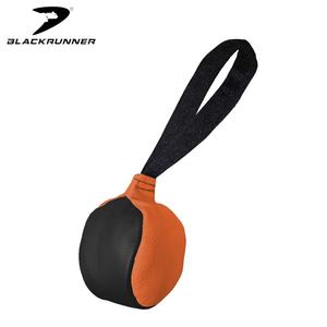 Balle en cuir véritable avec une poignée pour la formation des morsures balle à mâcher en cuir pour chien balle à mordre en cuir classique BC-O05174 - Product Image 5