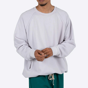 Sweat-shirt à col rond gris clair pour hommes manches raglan coupe surdimensionnée couleur unie pull décontracté haut en coton mélangé - Product Image 3