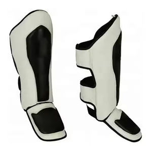 สนับแข้งฟุตบอลหนังแท้ขายส่งจากโรงงาน น้ำหนักเบา ปิดด้วยแถบตีนตุ๊กแก สีสันปรับแต่งได้ ป้องกันอย่างดี สินค้ามาใหม่ - Product Image 6