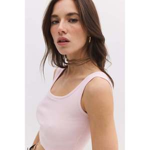 Top corto con cuello halter - Product Image 3