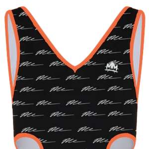 Maillot de bain une pièce Script pour femme, coupe ajustée, imprimé, monokini, tissu extensible, vêtements de plage, style de natation pour fête à la piscine - Product Image 3