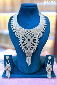 Ensemble de collier de mariée de luxe en finition or royal avec pendentif à franges superposées et boucles d'oreilles assorties 63127 - Product Image 2