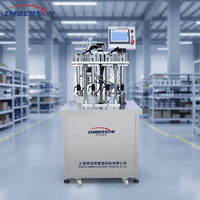 Ligne de production monobloc entièrement automatique électrique à 4 têtes pour le remplissage, le sertissage et le capsulage de parfums et d'eau, pour flacons pompe en verre