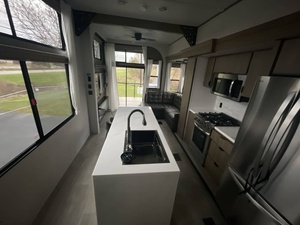 Nouveau 2025 F-o-r-e-s-t R-i-v-e-r Wildwood G-r-a-n-d L-o-d-g-e 42VE-R-A-N-D-A - Product Image 5