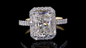 Anillo Halo con Diamante Cultivado en Laboratorio de Corte Radiante en Oro de 14K/18K |   Anillo de Compromiso Personalizado - Product Image 2