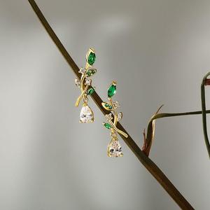 Boucles d'oreilles Jeulia Midsummer Night Dew Drop, design feuille - Product Image 5