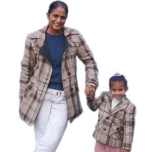 Juego de abrigo de lana Eli de 2 lana reciclada para mamá y niño Ropa de lana inteligente y cálida rellena de plumón de invierno para niñas - Product Image 1