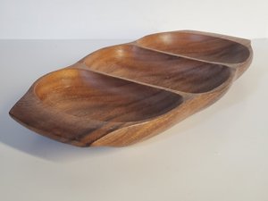 Bandeja de madera hecha a mano para servir y decorar Bandeja de madera natural duradera y elegante Ideal para cocina, comedor o regalo - Product Image 3