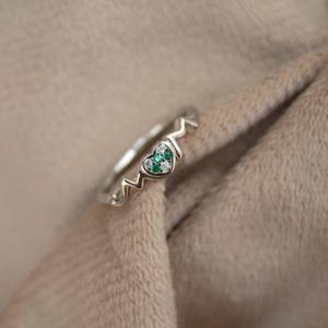 Bague minimaliste légère en argent sterling 925 pour femme, en forme de cœur, avec zircon cubique serti à griffes, bijou à porter au quotidien - Product Image 6