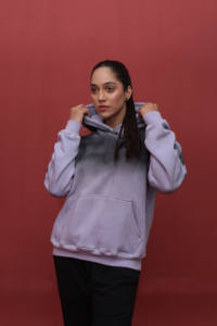 Sweat-shirts pour femmes vintage personnalisés, lourds, respirants, en tissu polaire délavé à l'acide, 100% coton, automne-hiver, à capuche, couleur noire pulvérisée - Product Image 3