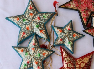 Juego de adornos navideños de estrella de 3 piezas hechos a mano, adornos navideños de papel mache - Product Image 3
