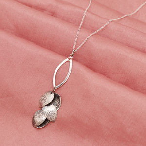 Collar de Plata de Ley 925 con diseño frondoso texturizado con piedras principales de perlas de diamantes de moda para bodas del vendedor indio - Product Image 2