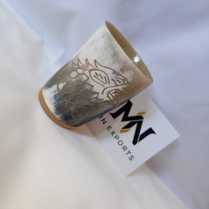 Verre à liqueur en corne de style ethnique - Product Image 4