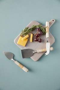 Ensemble de couverts décoratifs en bois d'acacia avec manche en rotin tressé pour le fromage - Product Image 3