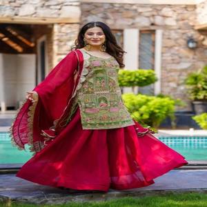 VASTRA COTTAGE Lehenga Choli de Georgette Pura con Blusa con Borde de Encaje y Dupatta Bordada, Ropa Étnica de Diseño para Mujer - Product Image 3