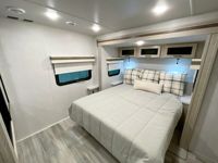 Caravane hybride abordable 4x4 moderne pour 4 personnes, remorque de camping confortable pour les voyages tout-terrain, mini-camping-cars pour le camping