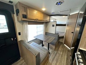 Caravanes de voyage d'occasion 2023 F-o-r-e-s-t R-i-v-e-r G-r-e-y W-o-l-f 2-2-M-K-S-E - Product Image 4