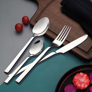 Juego de Cubiertos Clásico de Plata para Comer en Casa, Cubiertos de Acero Inoxidable Duraderos para Restaurantes, Cafeterías y Hoteles - Product Image 1