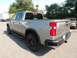 CLEAN 2024 C h e v r o l e t Silver ado 1500 ZR2 Crew Cab 4WD - Product Image 3
