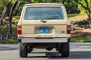 แลนด์ครุยเซอร์ FJ60 รุ่นคลาสสิค ปี 1983 เกียร์ธรรมดา 5 สปีด ขับเคลื่อน 4 ล้อ สภาพสมบูรณ์ ใช้งานได้ดีเยี่ยม สะอาด ดีเยี่ยม พร้อมส่งออก ราคาดีที่สุด - Product Image 3
