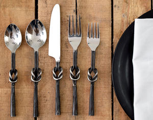 Juego de cubiertos de acero inoxidable de diseño antiguo con acabado de espejo, perfecto para cenar en restaurantes y ocasiones especiales - Product Image 4