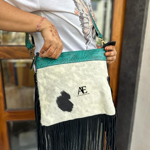 Femmes Unique Style occidental usiné peau de vache fourrure cuir frange sacs à bandoulière en relief couleur impression Vintage bandoulière mode dame - Product Image 1