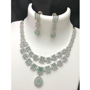 Conjunto de lujo con aspecto de diamante americano, collar de doble capa, pendientes, latón elegante para fiesta de boda, regalo de boda de diamante de circonita CZ - Product Image 1