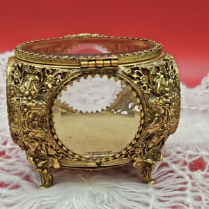 กล่องแก้วใสมีมุมเอียงทำจากทองเหลืองขนาดกำหนดได้เองสีทองมีลายนูนออกแบบให้เป็นเครื่องประดับสำหรับจัดเก็บแหวนของที่ระลึกกล่องเครื่องประดับ - Product Image 6