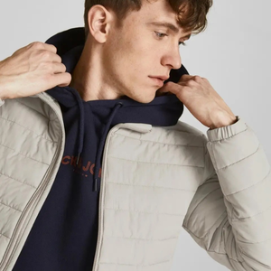 Nouvelle Veste d'Hiver Homme Tendance Personnalisable – Doudoune Rembourrée de Haute Qualité avec Logo Personnalisé et Col Montant – Logo Frontal Inclus - Product Image 3