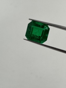 4,03 quilates Color verde vivo La mejor calidad Natural Zambian Premium Grade Piedra preciosa suelta Corte Esmeralda para uso de joyería de gama alta - Product Image 5