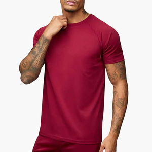 Camiseta de Manga Corta para Hombre, Color Rojo Sólido, Cuello Redondo, Corte Ajustado, Secado Rápido, Tejido de Punto Jersey, 100% Poliéster - Product Image 6