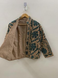 Veste d'hiver brodée Suzani, veste réversible, cadeaux pour elle, veste oversize, manteau ethnique bohème, veste courte - Product Image 3