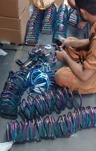 อุปกรณ์คนขี่ม้าทำจากเหล็กเกรดพรีเมี่ยมสำหรับขี่ม้าโค้งงอสีสัน2025ทนทานและมีสไตล์ - Product Image 2