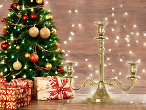 Candelabro de aluminio plateado de 4 brazos con forma de ciervo a buen precio, perfecto para bodas y decoraciones de mesa navideñas - Product Image 2