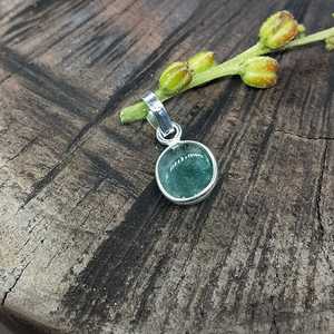925 Sterling Silver Bohème Designer Artisan Fabriqué À La Main Pendentif Naturel Emeraude Lunette Réglage À La Main Bijoux En Argent - Product Image 5