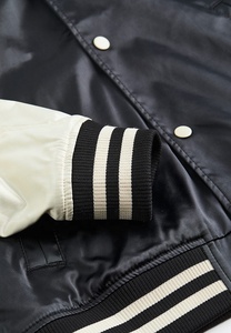 Chaqueta universitaria de satén de poliéster 100% con logotipo personalizado, capucha impermeable con botones, cuello de piel, talla grande, informal, para exteriores, Hip Hop, Invierno - Product Image 5